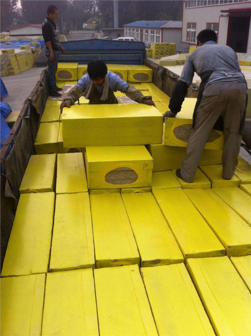 火狐电竞:监犯造型重现金像奖 何家驹最後访问留憾:想过戏瘾(图2) 火狐电竞